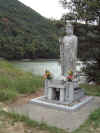 hiking-buddha.jpg (24245 bytes)